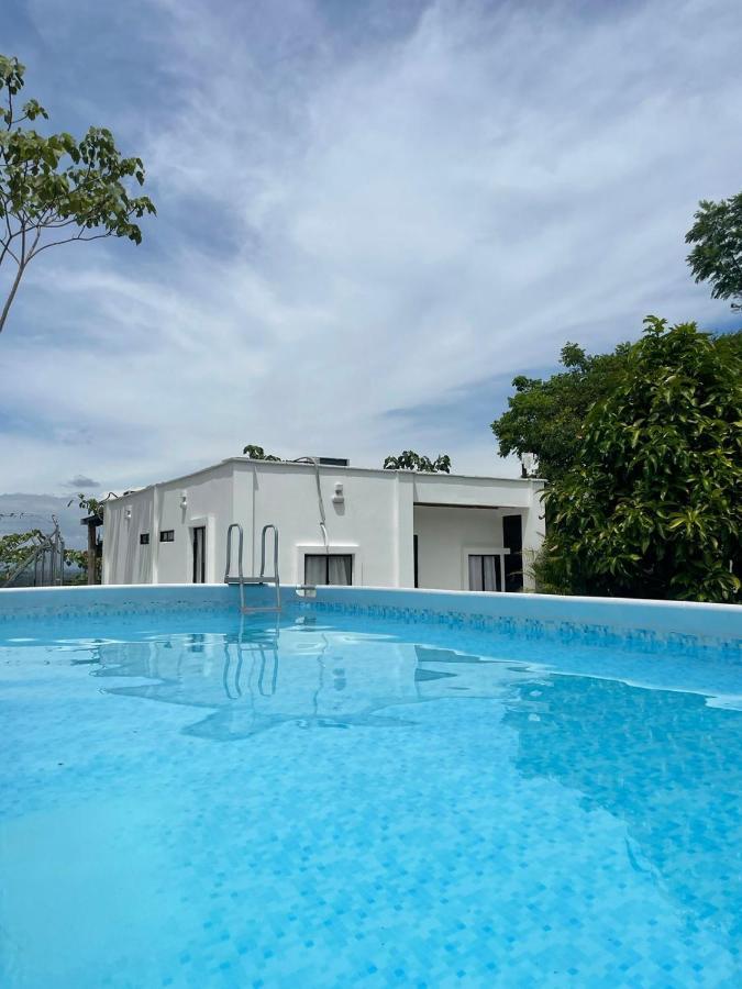 Cabana Campestre Con Piscina En La Hacienda Napoles Doradal Zewnętrze zdjęcie